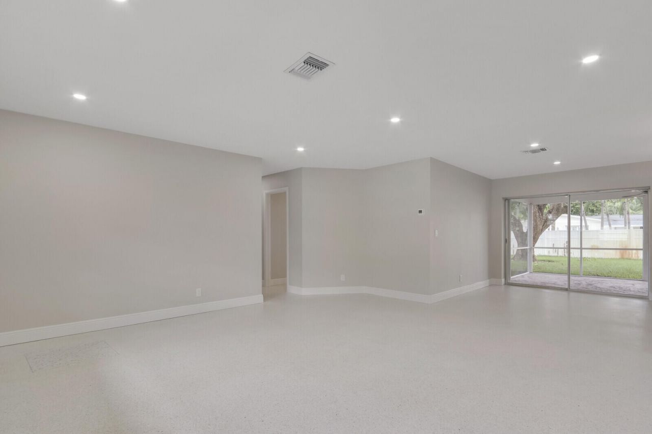 732 Pelican Way, North Palm Beach, FL 33408 Photo