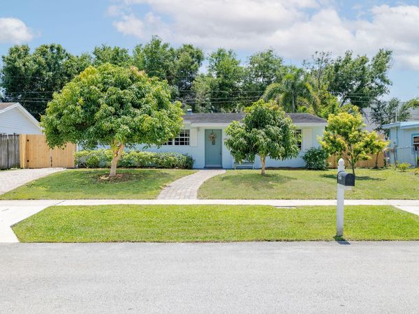 4366 Bamboo Drive, Palm Beach Gardens, FL 33410