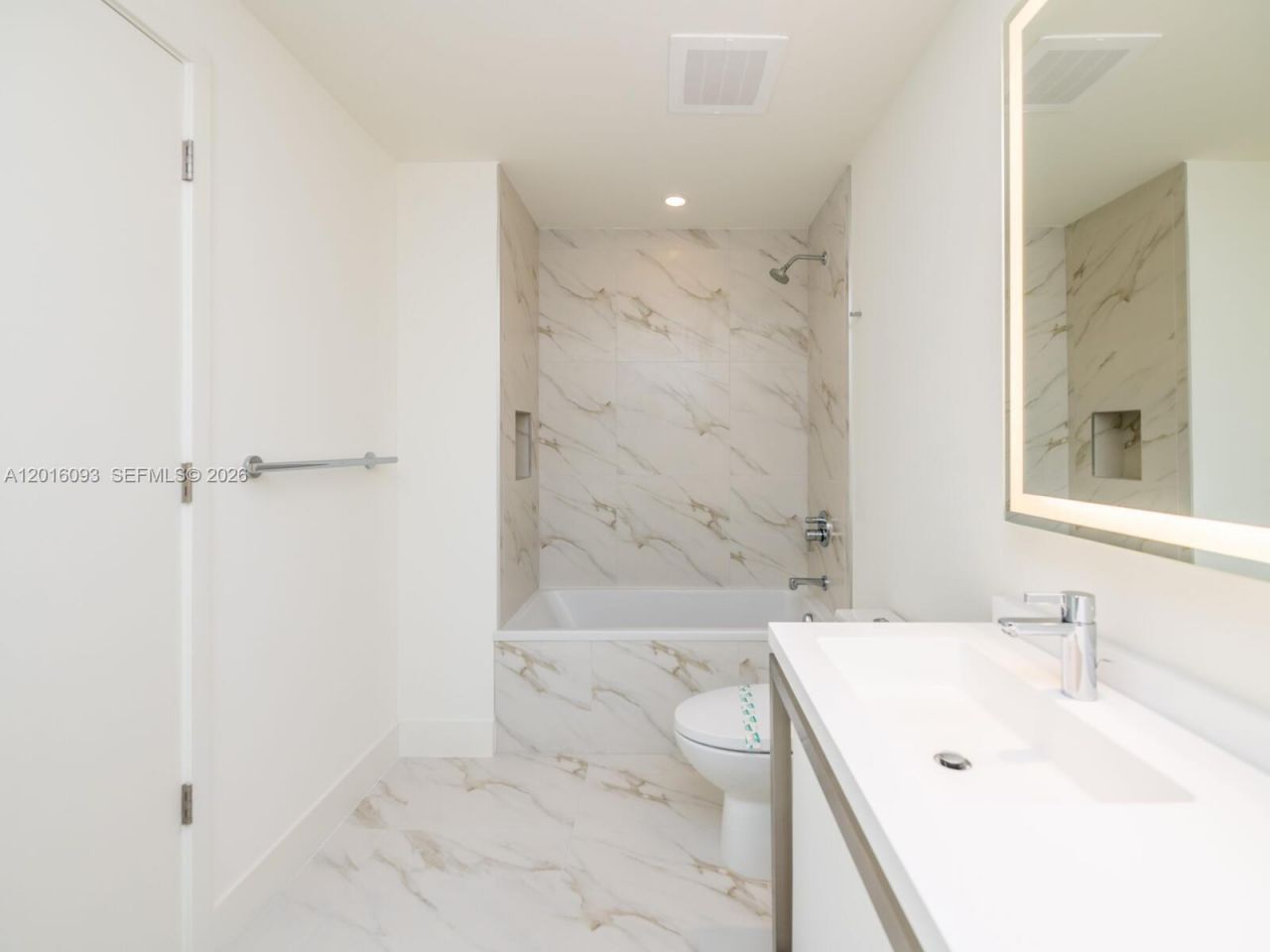 2000 S Metropica Way, Unit 2007, Sunrise, FL 33323 Photo