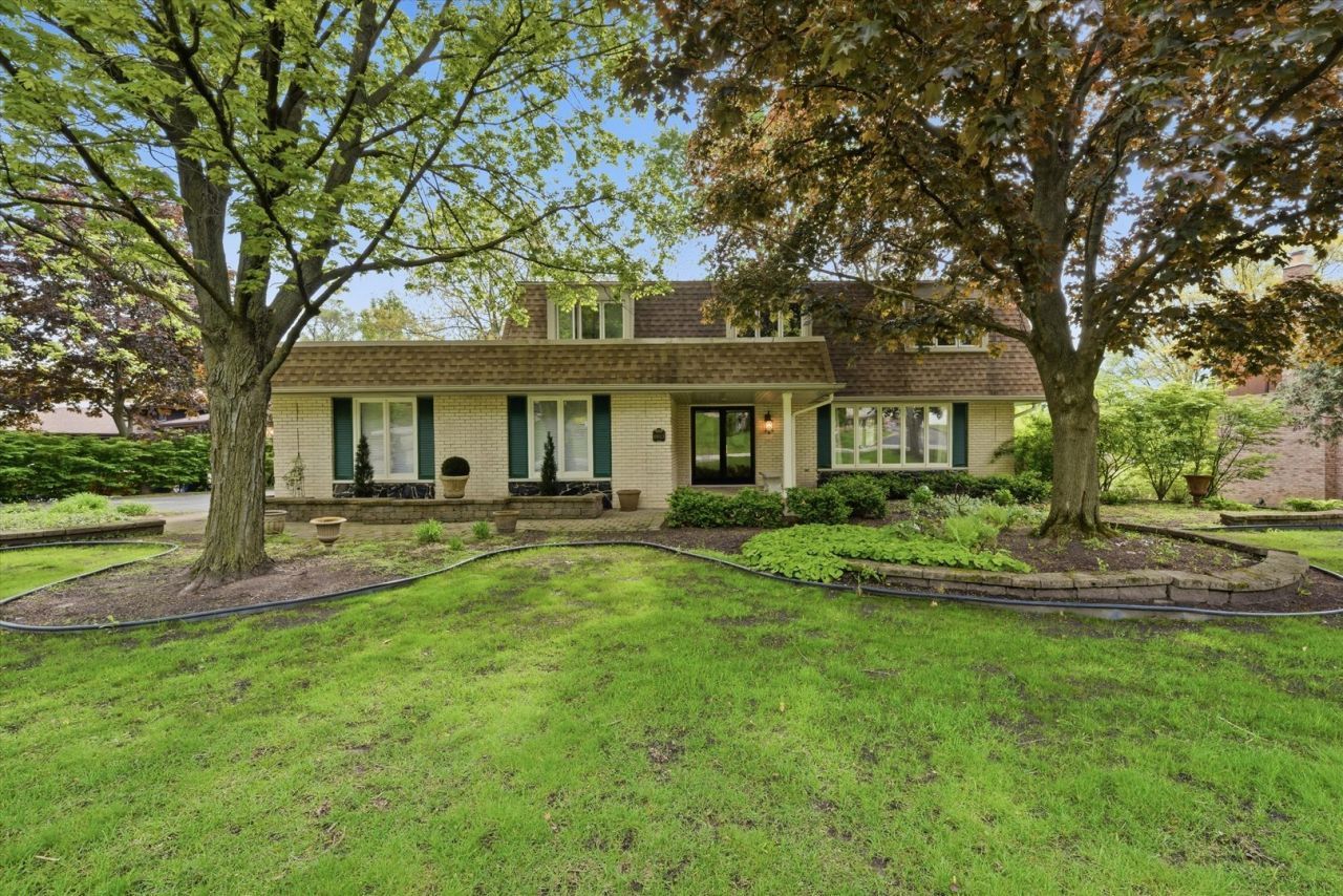 10023 S Wood Lane, Palos Hills, IL 60465 Main Photo
