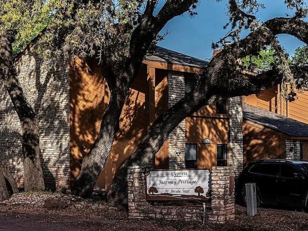 11 Cypress Fairway VLG, Wimberley, TX 78676