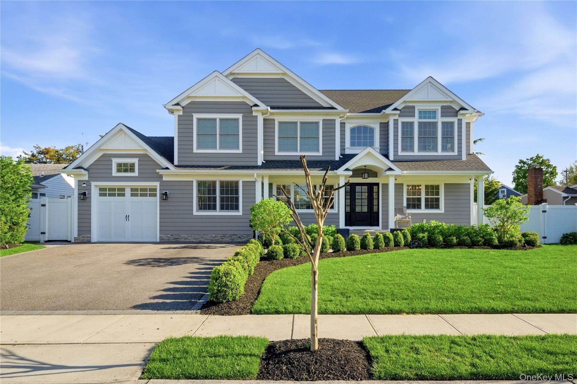 48 Iroquois Street E, Massapequa, NY 11758 Main Photo