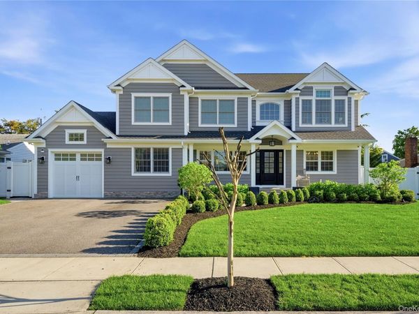 48 Iroquois Street E, Massapequa, NY 11758