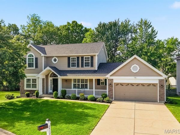 2412 Parkmoor Court , Des Peres, MO 63021