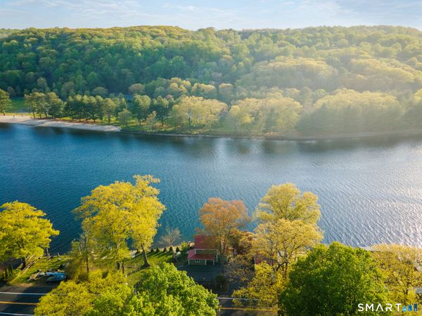 3 Roosevelt , Seymour, CT 06483