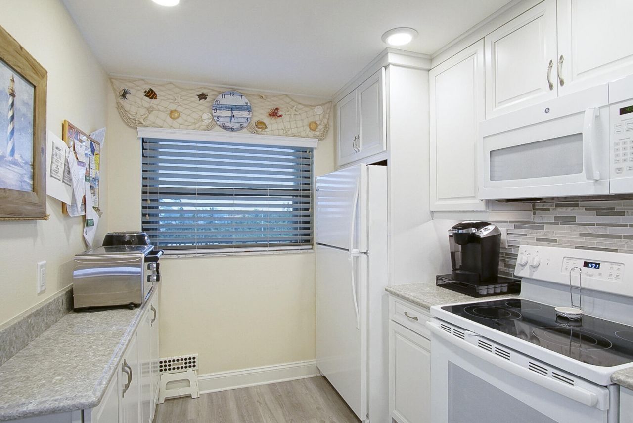 10310 S Ocean Drive, Unit 405, Jensen Beach, FL 34957 Photo