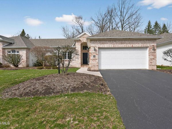 4 Bent Creek Crossing, Sylvania, OH 43560