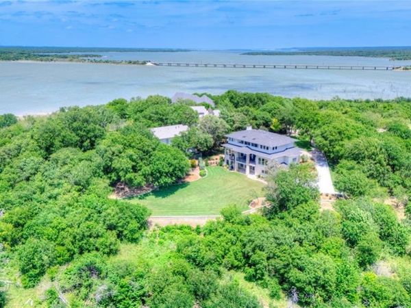 1132 Mallard Pointe Drive, Grand Prairie, TX 75104