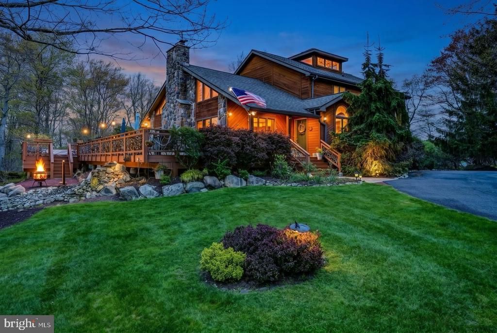 18 HAZLEWOOD , LAKE HARMONY, PA 18624