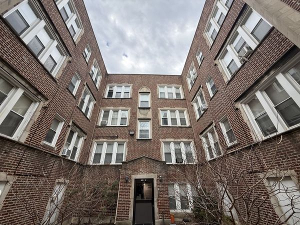 7344 N Damen Avenue , Unit 2, Chicago, IL 60645