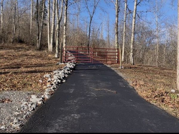 426 Rock House Hollow Road, Westmoreland, TN 37186