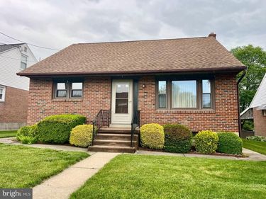 1242 COMMONWEALTH BOULEVARD , READING, PA 19607