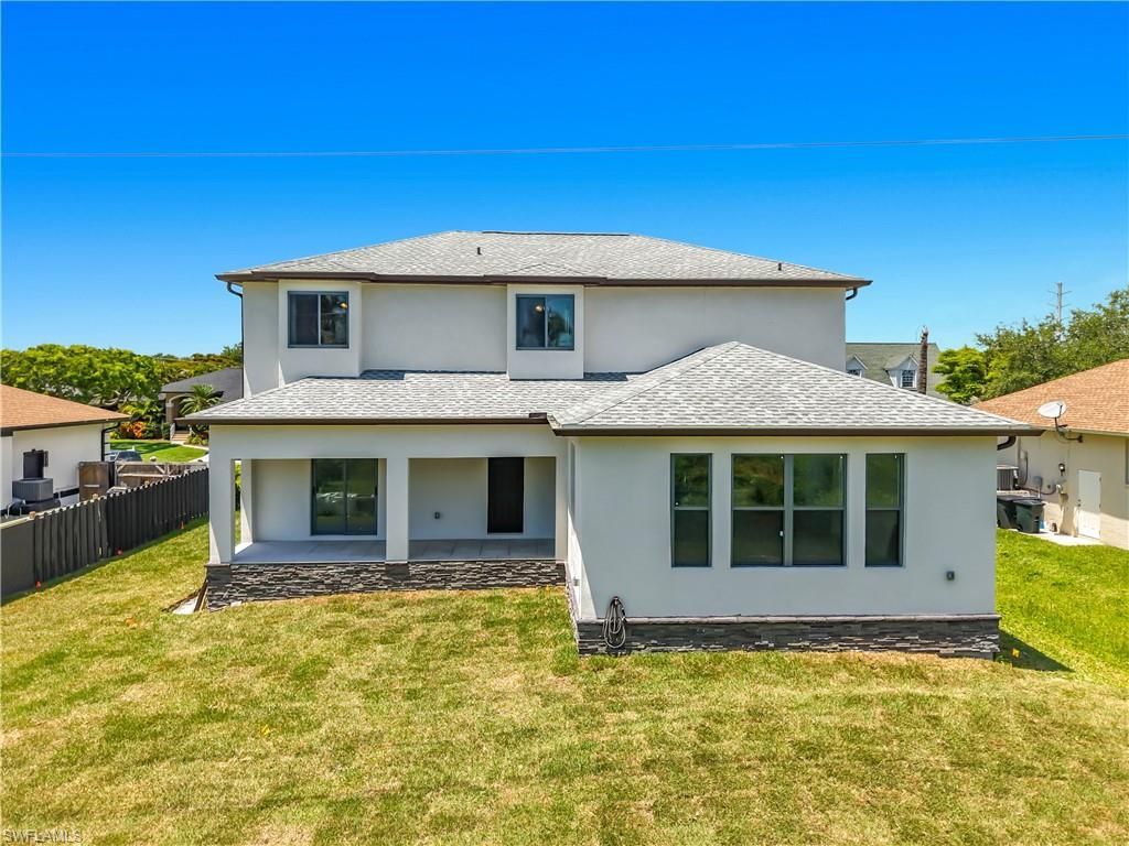 8831 Woodgate Dr, Fort Myers, FL 33908 Photo