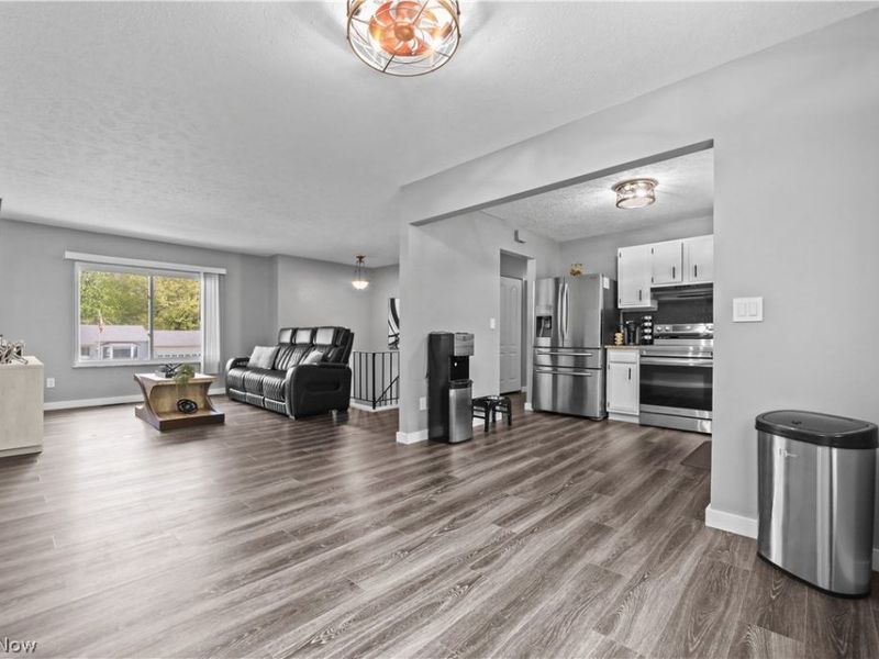 26917 Oxford Park Lane, Olmsted Township, OH 44138 Photo 12