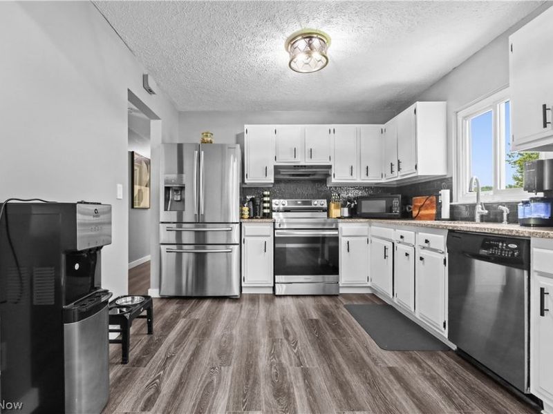 26917 Oxford Park Lane, Olmsted Township, OH 44138 Photo 15
