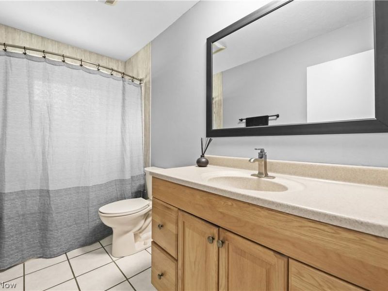 26917 Oxford Park Lane, Olmsted Township, OH 44138 Photo 20