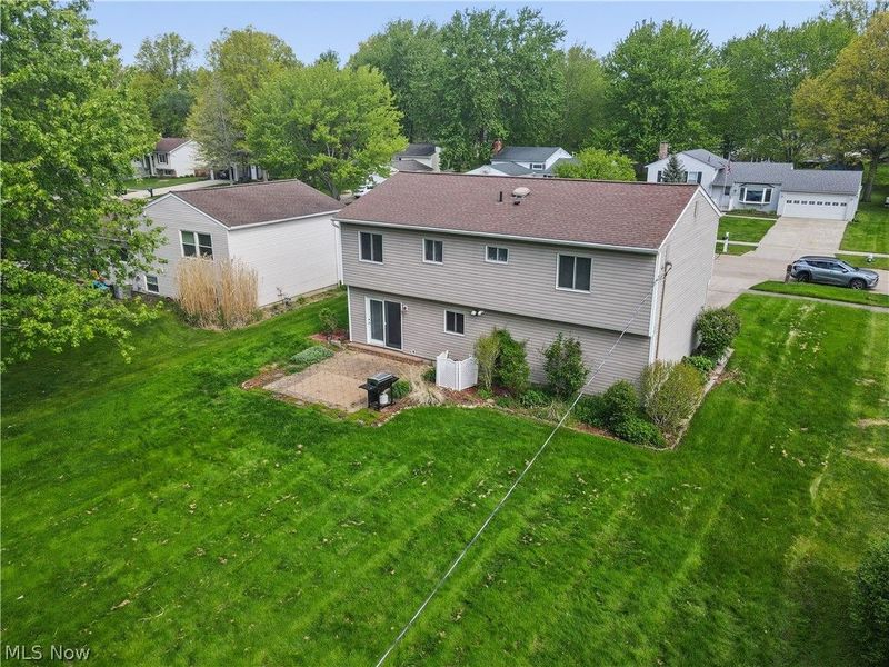 26917 Oxford Park Lane, Olmsted Township, OH 44138 Photo 4