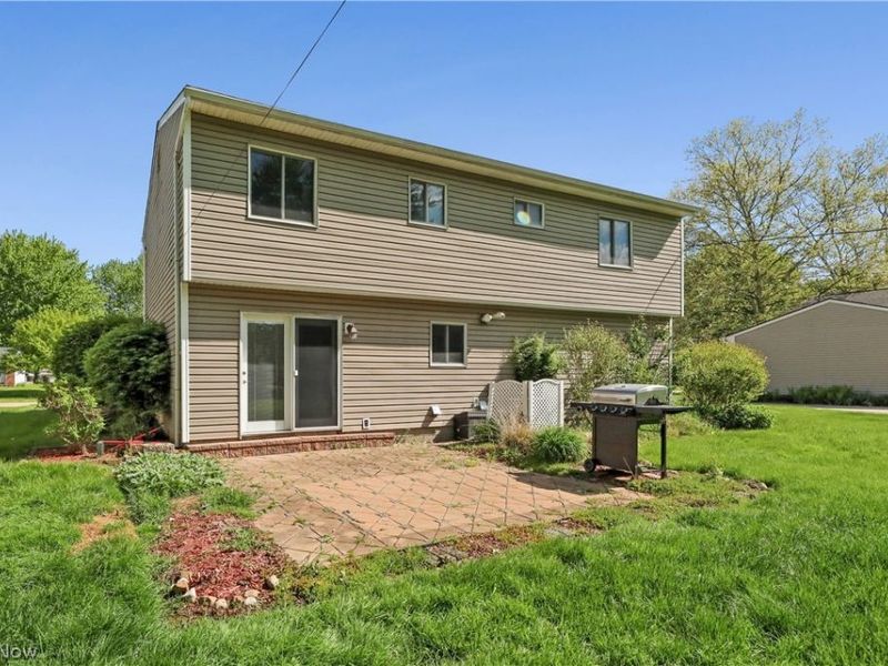 26917 Oxford Park Lane, Olmsted Township, OH 44138 Photo 7