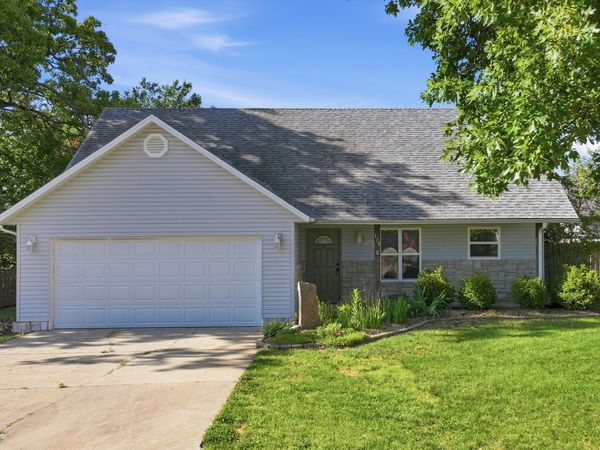 130 Hemlock Court , Hollister, MO 65672