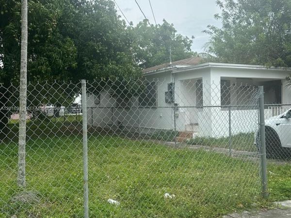 1891 NW 62nd Ter, Miami, FL 33147