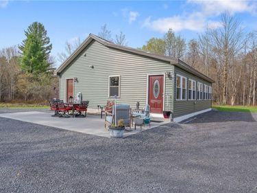 7065 County Route 17, Lacona, NY 13083