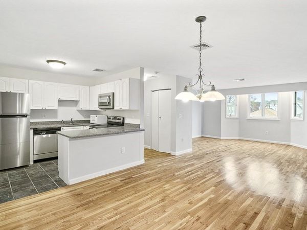 622 Boston Ave, Unit 7E, Medford, MA 02155