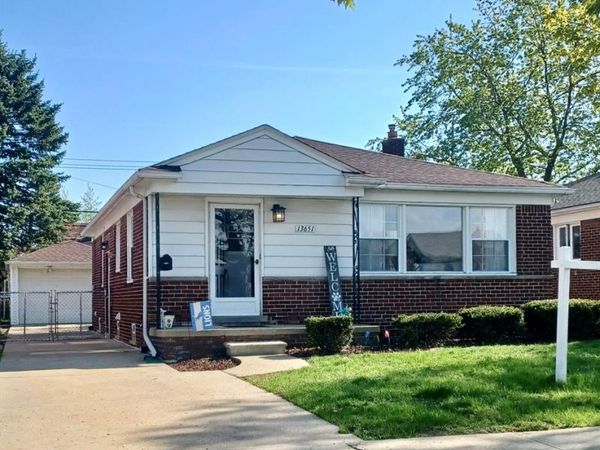 13651 Castle Street, Southgate, MI 48195