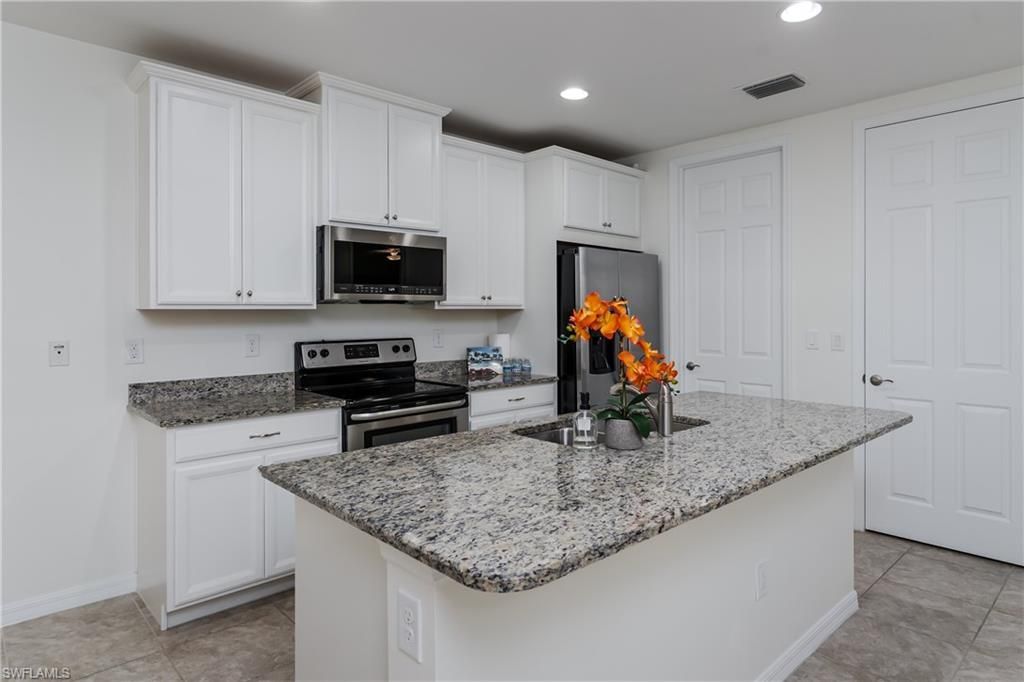 14939 Edgewater Cir , Naples, FL 34114 Photo