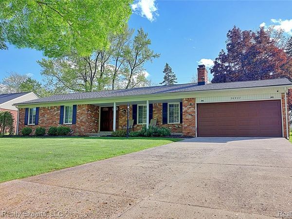 36927 Heatherton Drive, Farmington, MI 48335