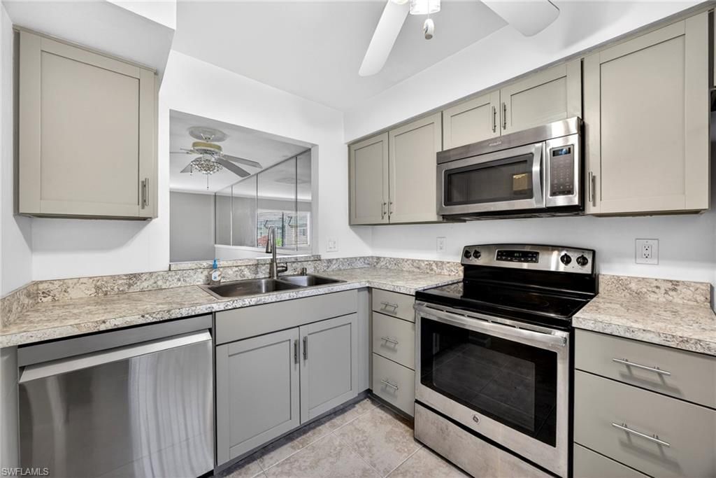 6300 S Pointe Blvd, Unit 327, Fort Myers, FL 33919 Photo