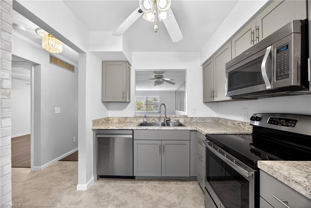 6300 S Pointe Blvd, Unit 327, Fort Myers, FL 33919 Photo