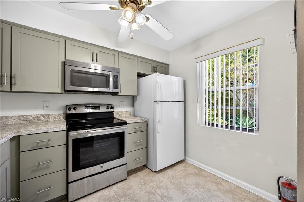 6300 S Pointe Blvd, Unit 327, Fort Myers, FL 33919 Photo