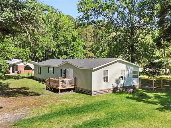 1067 NW Oak Street , Townsend, GA 31331