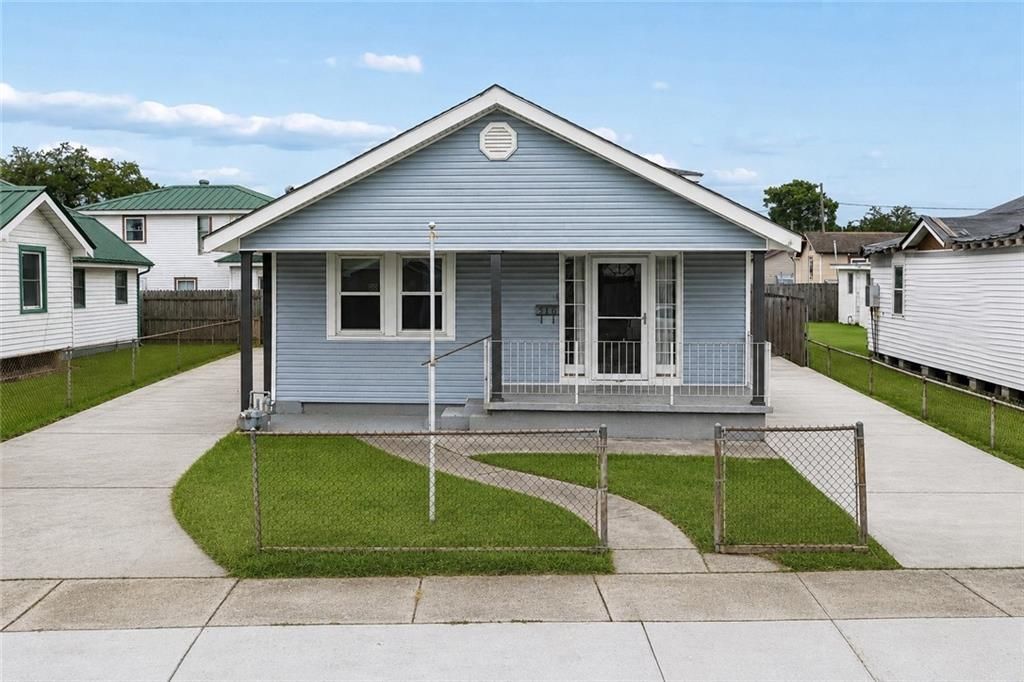 716 AVENUE D, Westwego, LA 70094