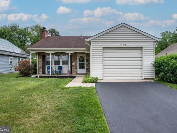 130 DORCHESTER DRIVE , SOUTHAMPTON, NJ 08088
