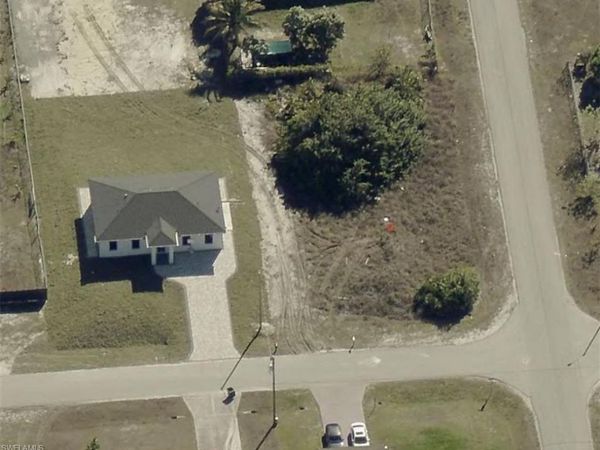 3319 33rd ST SW, LEHIGH ACRES, FL 33976