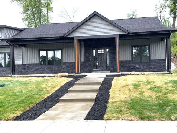 5630 Seminole Valley Trail NE, Cedar Rapids, IA 52411