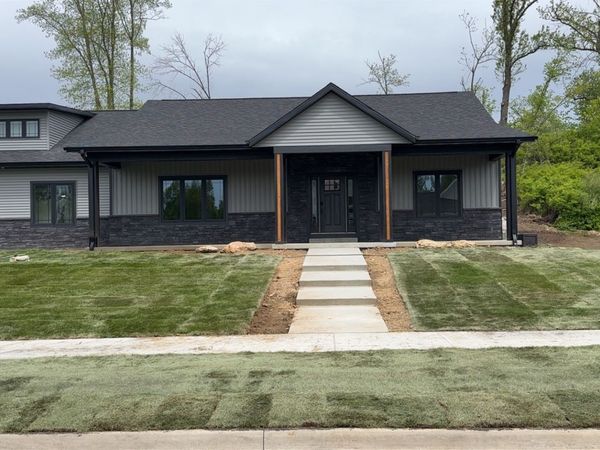 5630 Seminole Valley Trail NE, Cedar Rapids, IA 52411