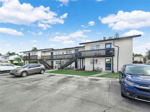 900 AVENUE Z SE, Unit D6, WINTER HAVEN, FL 33880