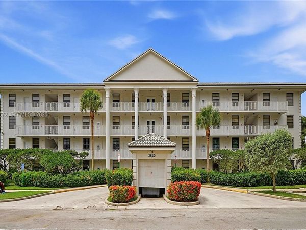 3640 Whitehall Dr, Unit 406, West Palm Beach, FL 33401