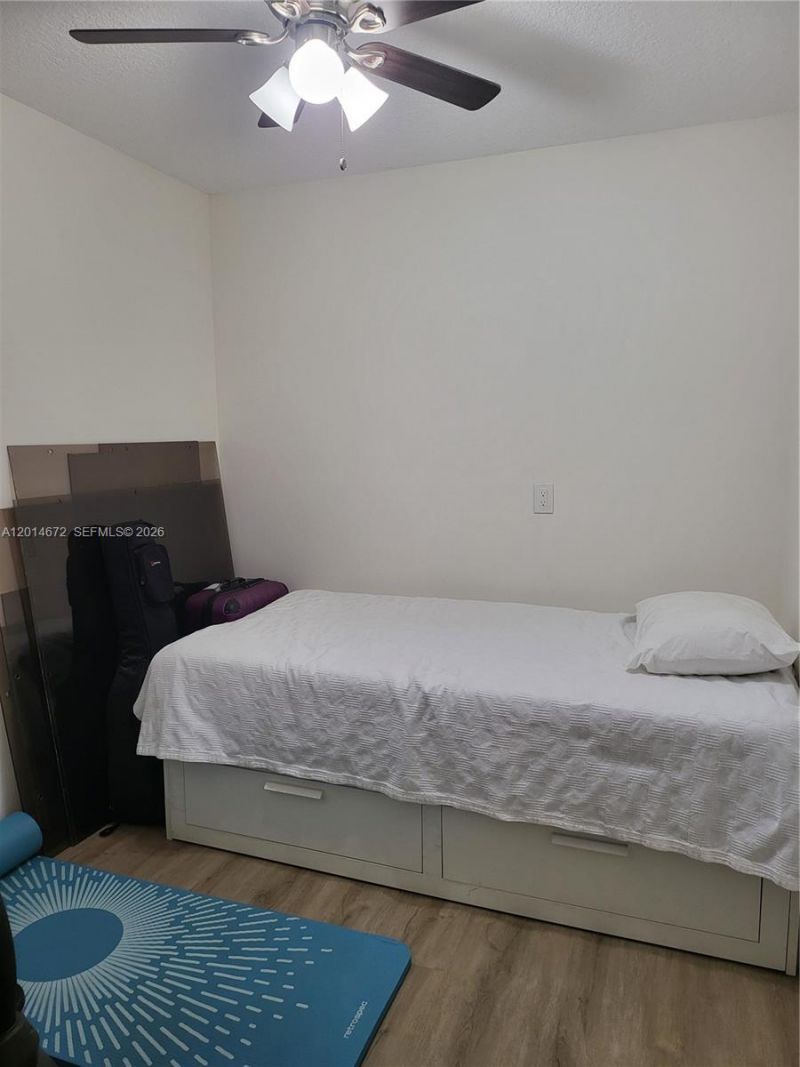 3640 Whitehall Dr , Unit 406, West Palm Beach, FL 33401 Photo