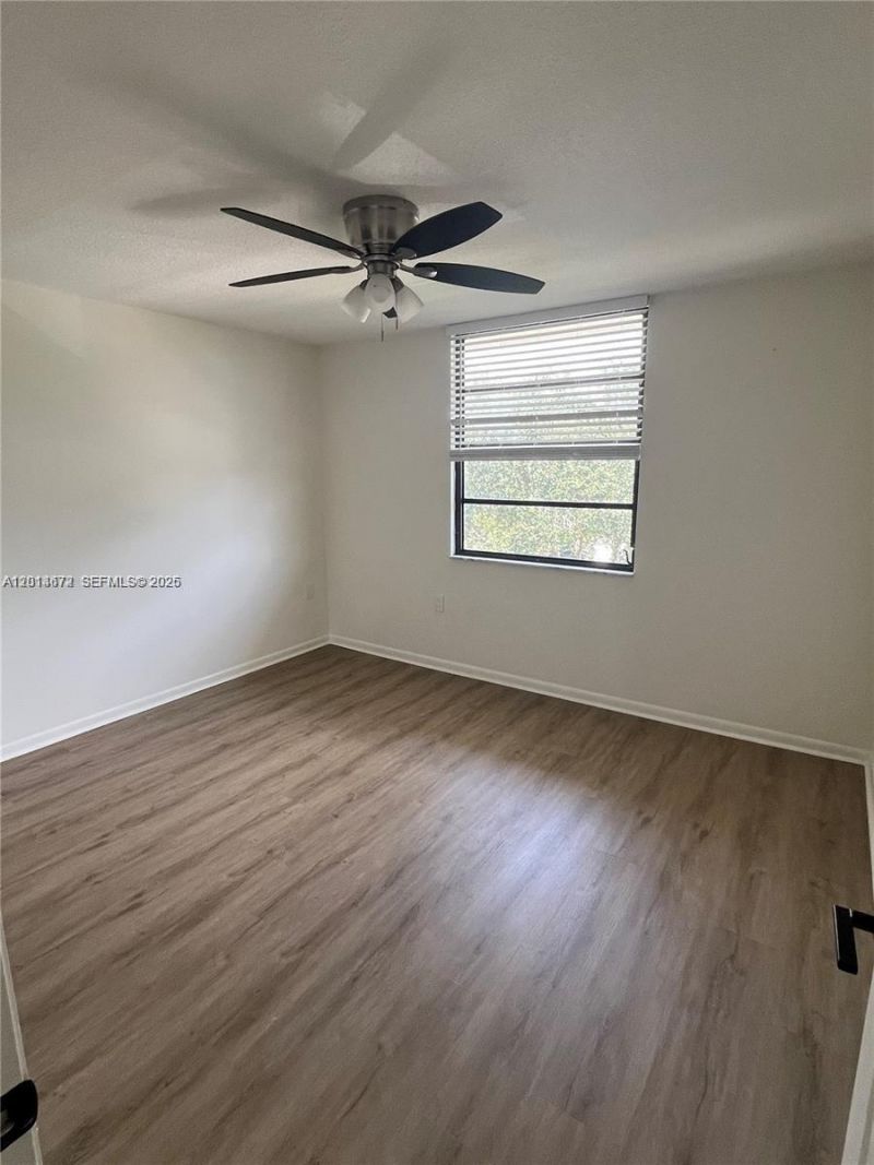 3640 Whitehall Dr , Unit 406, West Palm Beach, FL 33401 Photo
