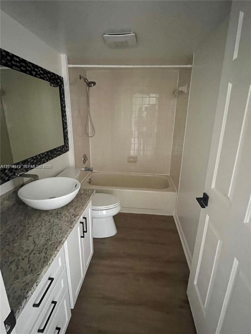 3640 Whitehall Dr , Unit 406, West Palm Beach, FL 33401 Photo