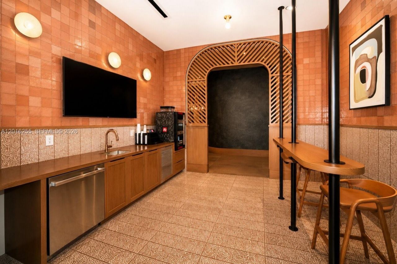 330 Catalonia Ave , Unit 328, Coral Gables, FL 33134 Photo