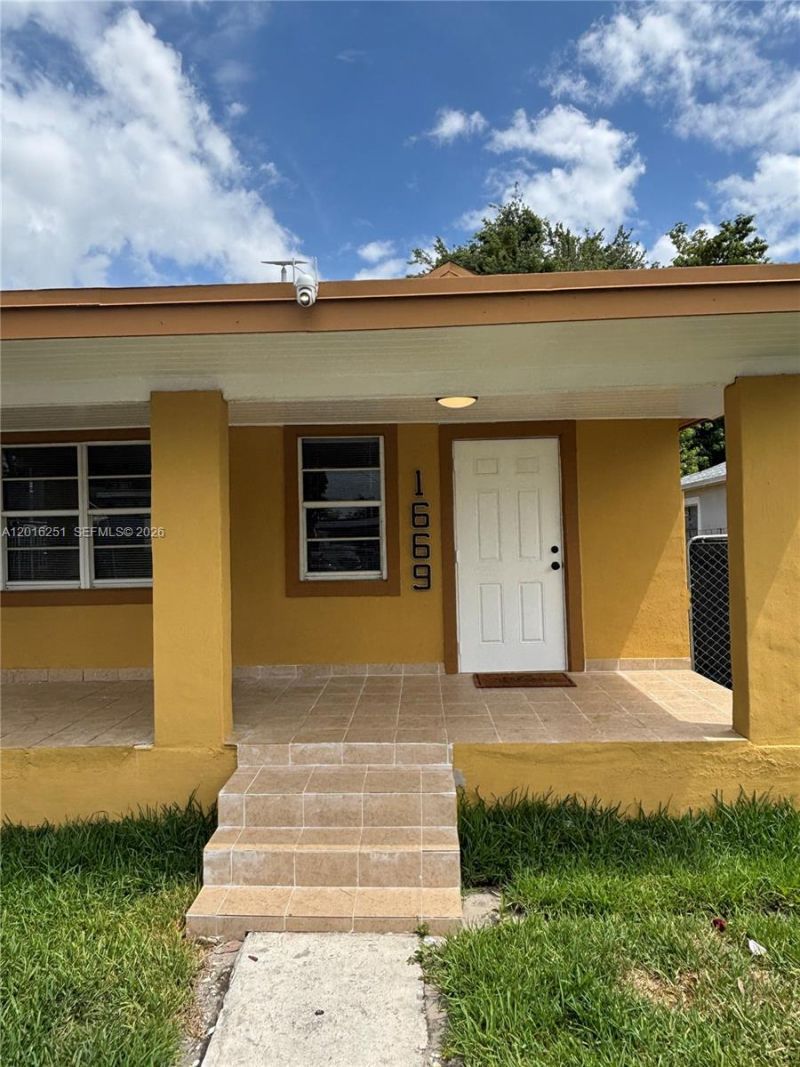 1669 NW 70th St , Miami, FL 33147 Photo