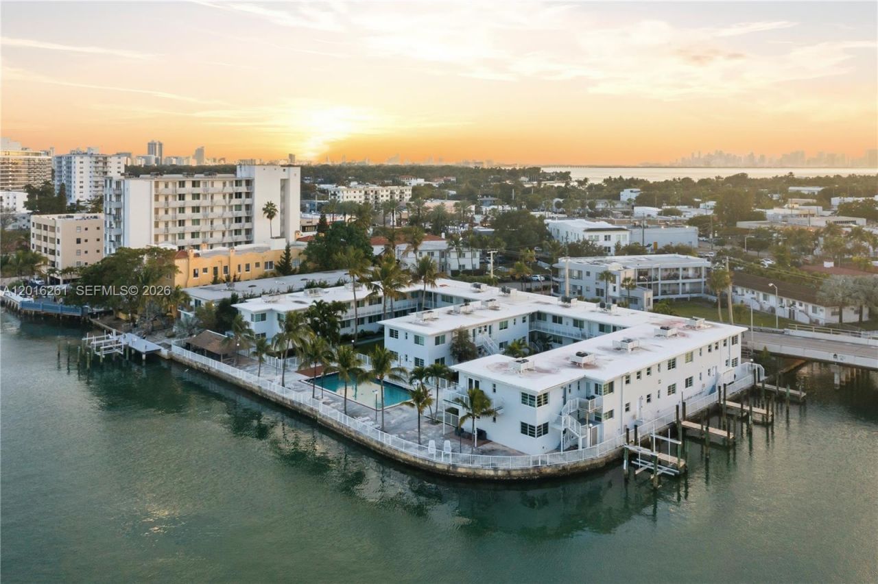 7207 Bay Dr, Unit 21, Miami Beach, FL 33141 Photo