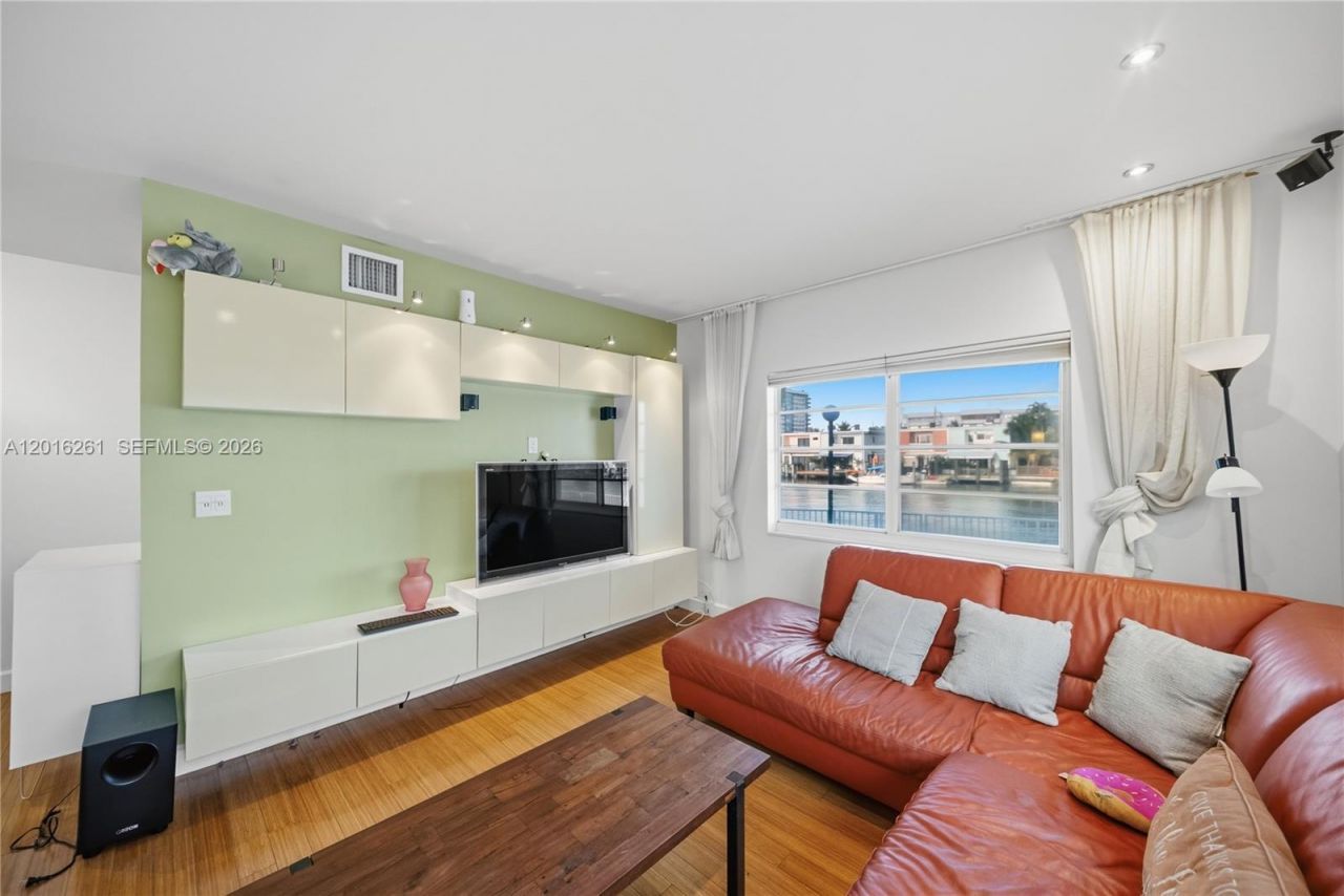 7207 Bay Dr, Unit 21, Miami Beach, FL 33141 Photo