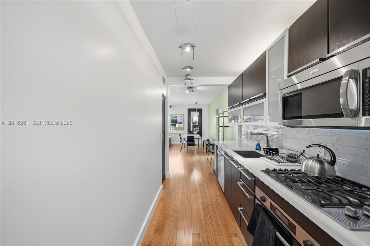 7207 Bay Dr, Unit 21, Miami Beach, FL 33141 Photo