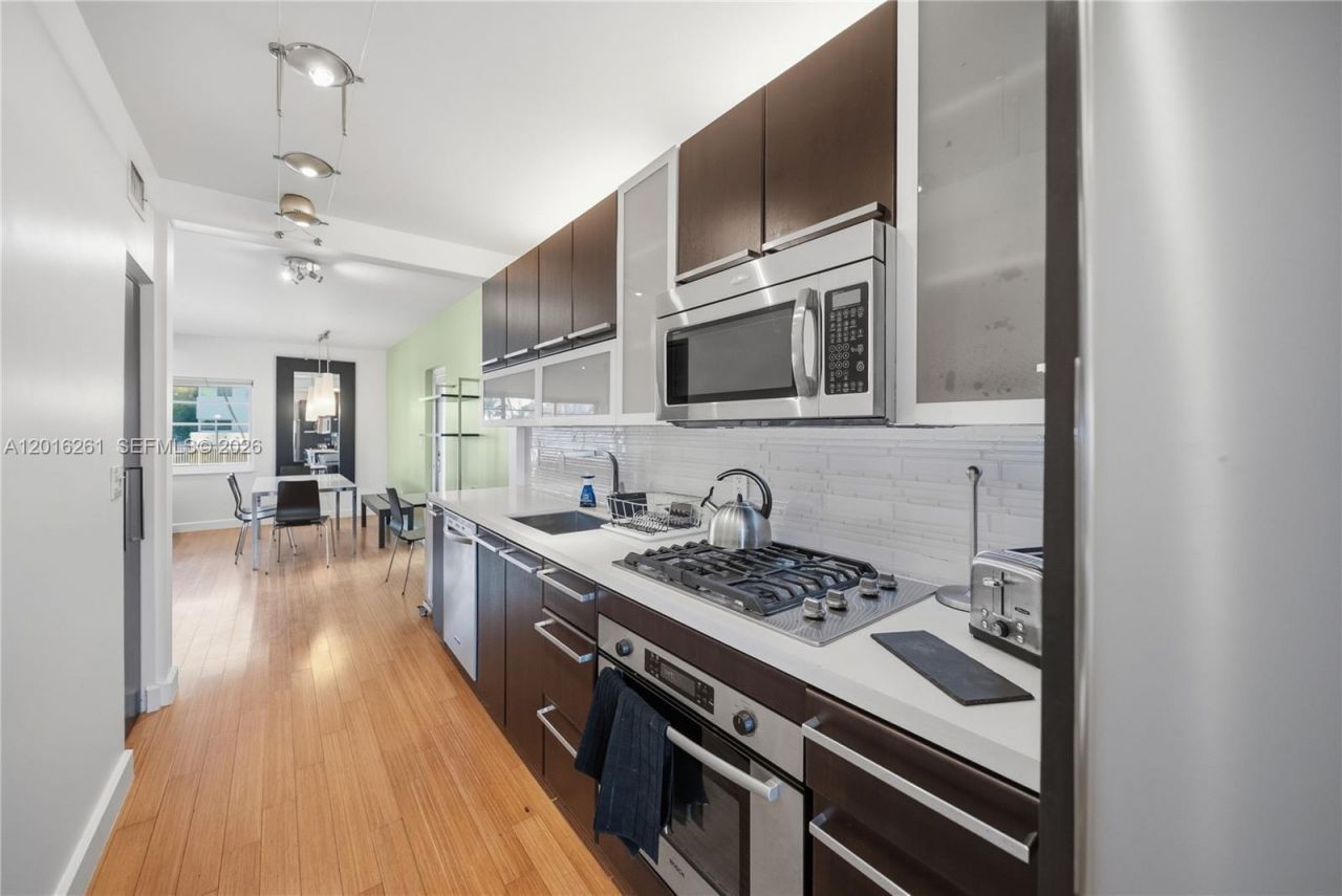 7207 Bay Dr, Unit 21, Miami Beach, FL 33141 Photo