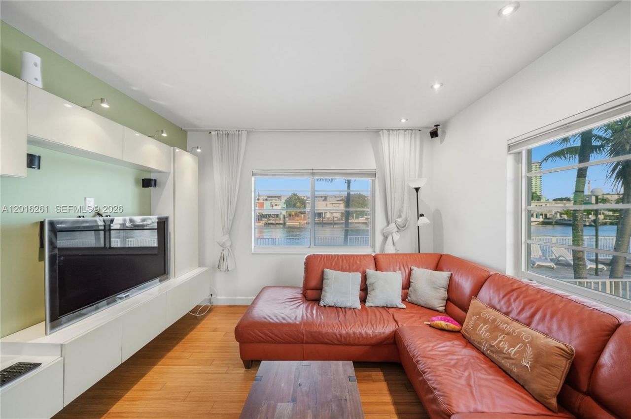 7207 Bay Dr, Unit 21, Miami Beach, FL 33141 Photo